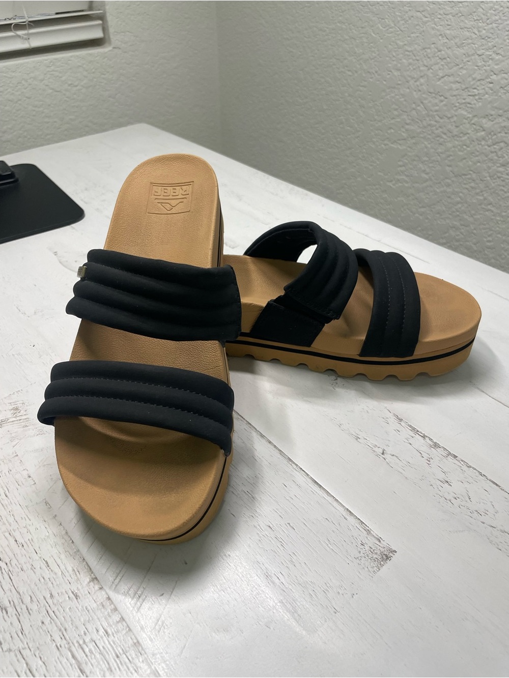 REEF Kaia 2 Bar Platform Slide Sandals Black Tan Size 8